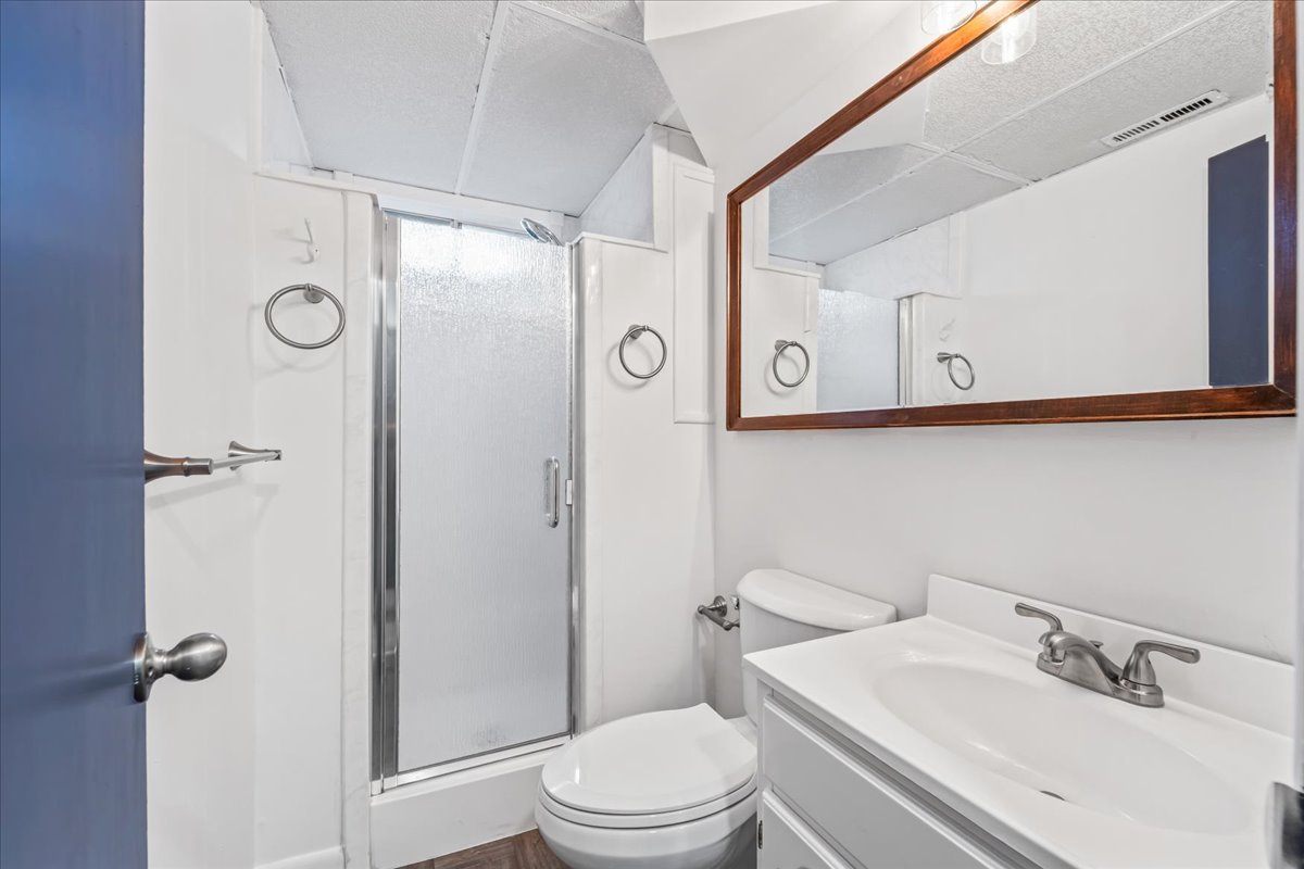 Bathroom 2 Before